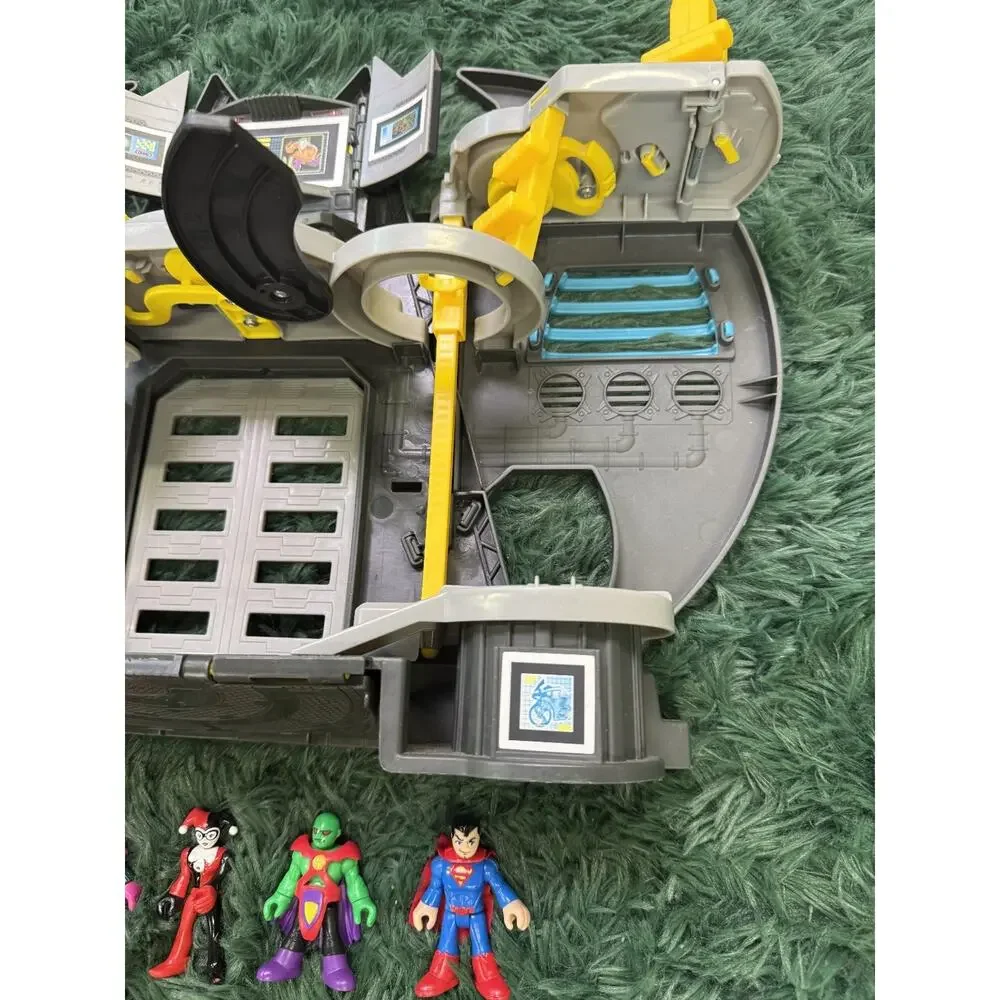 Imaginext DC Super Friends Batcave Playset with 5 Action Figures